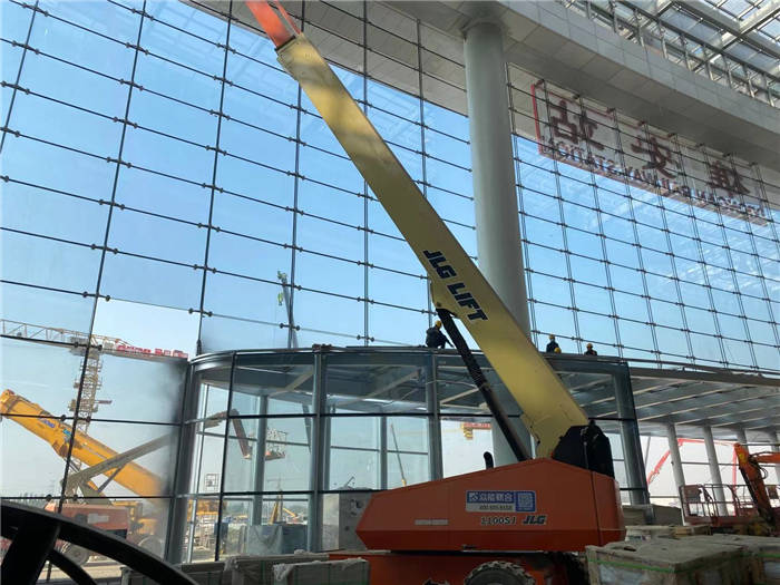 雄安高铁站里面的一抹蓝！五大联赛在线平台助力国家重大项目建设-3.jpg